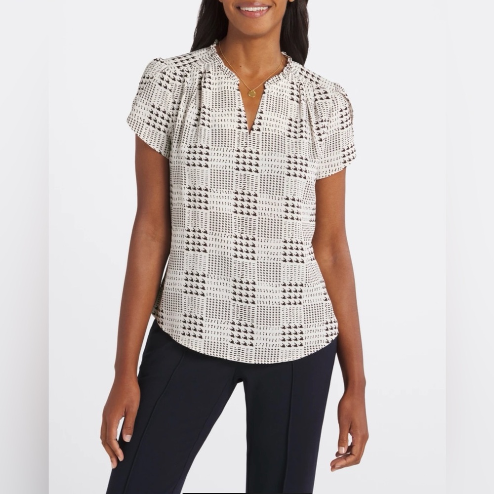 NWT 41 Hawthorne Petite Women’s Tiffiny Tulip Sleeve Blouse PM